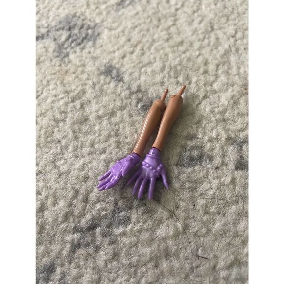 Monster High doll forearm and hand with purple glove - Picture 1 of 1